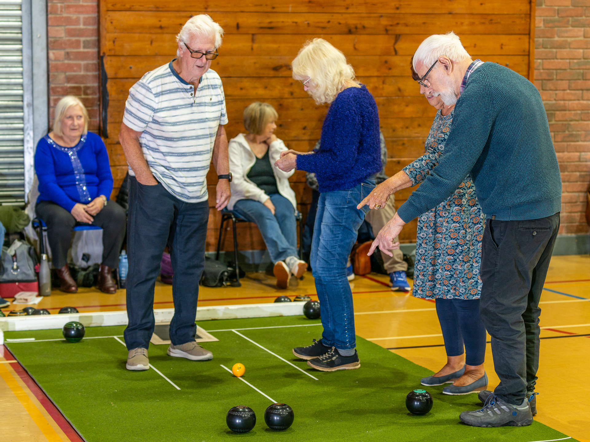 Short mat bowls